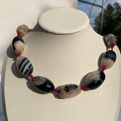 Natürliche Quarz Achat Edelsteinperlen mit Facettenschliff, zweifarbige Nugget Perlen für DIY Schmuckherstellung im Boho Stil, ca. 11 Stück