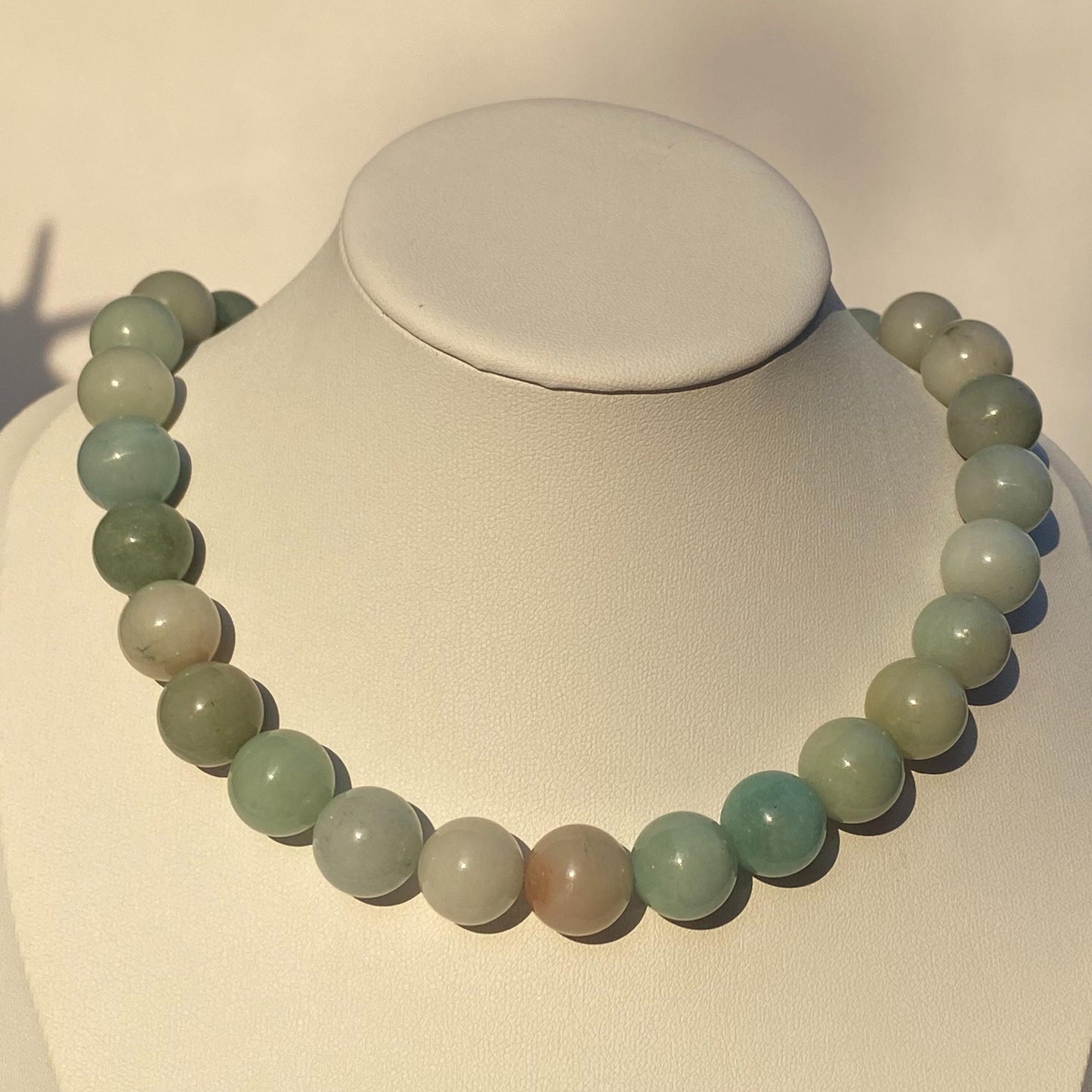 Natürliche grüne Jade Perlenkette für DIY Schmuckherstellung, polierte runde Edelsteinperlen für Mala Armband oder Halskette Projekte