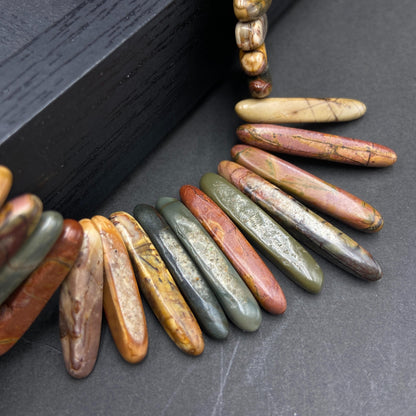 Naturstein Perlen Picasso Jaspis Spike Form für Boho Schmuck DIY, Bastelperlen zum Ketten Ohrringe Armband Design, 38cm Strang