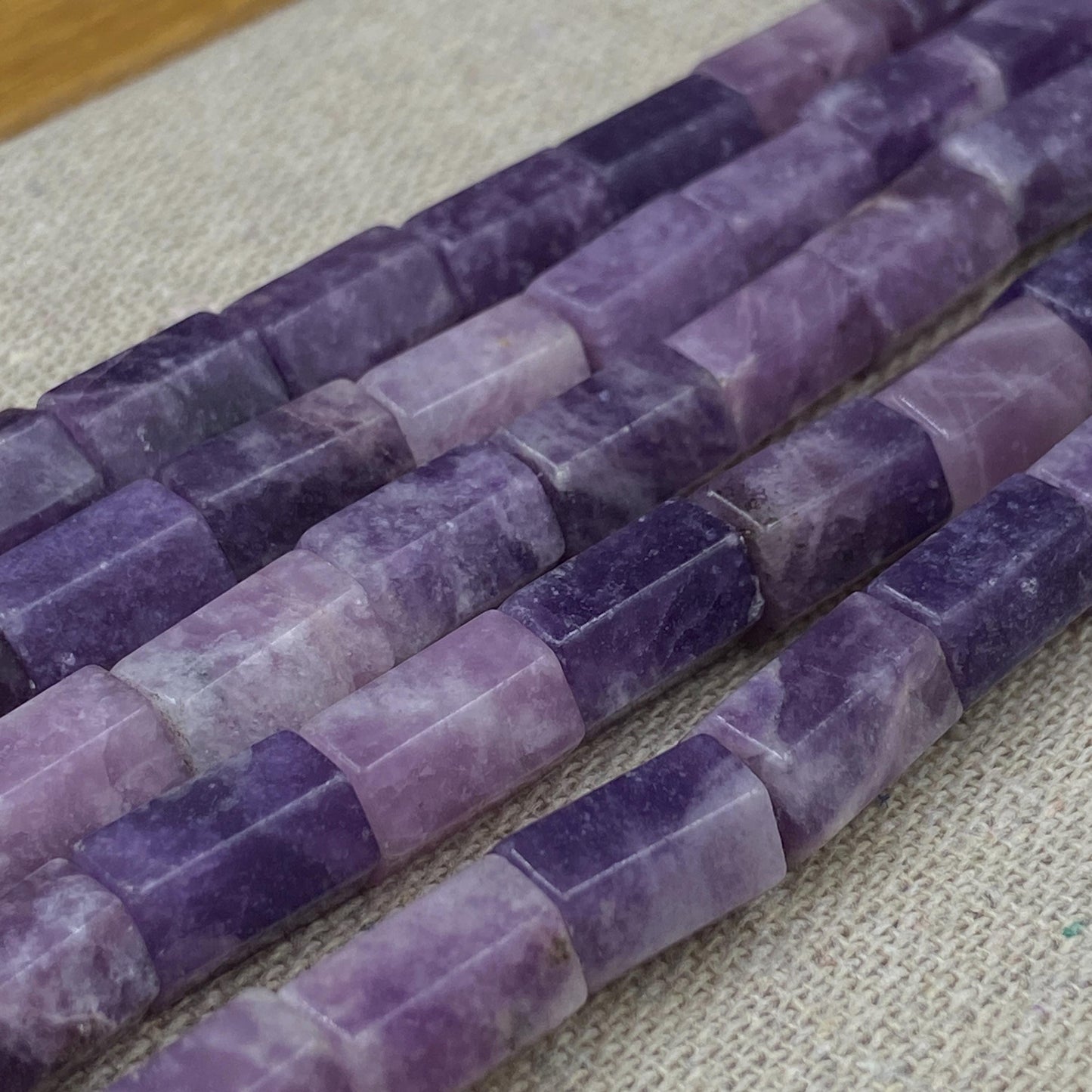 Natürliche brasilianische violette Jadeperlen für Schmuckherstellung Boho DIY Armband Halskette Energie Heilstein Bastelperlen