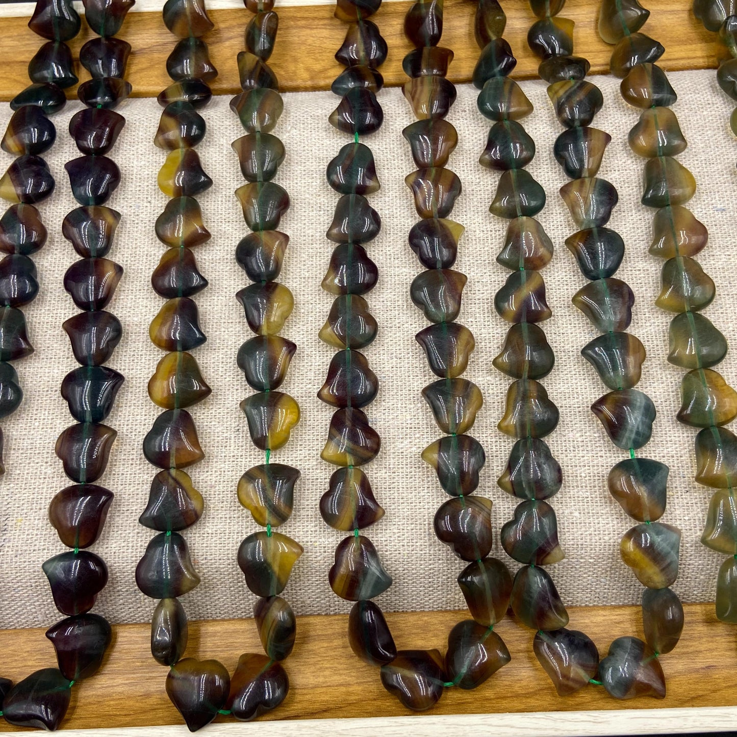 Regenbogenfarbene Naturstein Herzperlen für Boho Schmuck DIY Heilstein Armband Spiritueller Kristall Energieperlen aus Russland