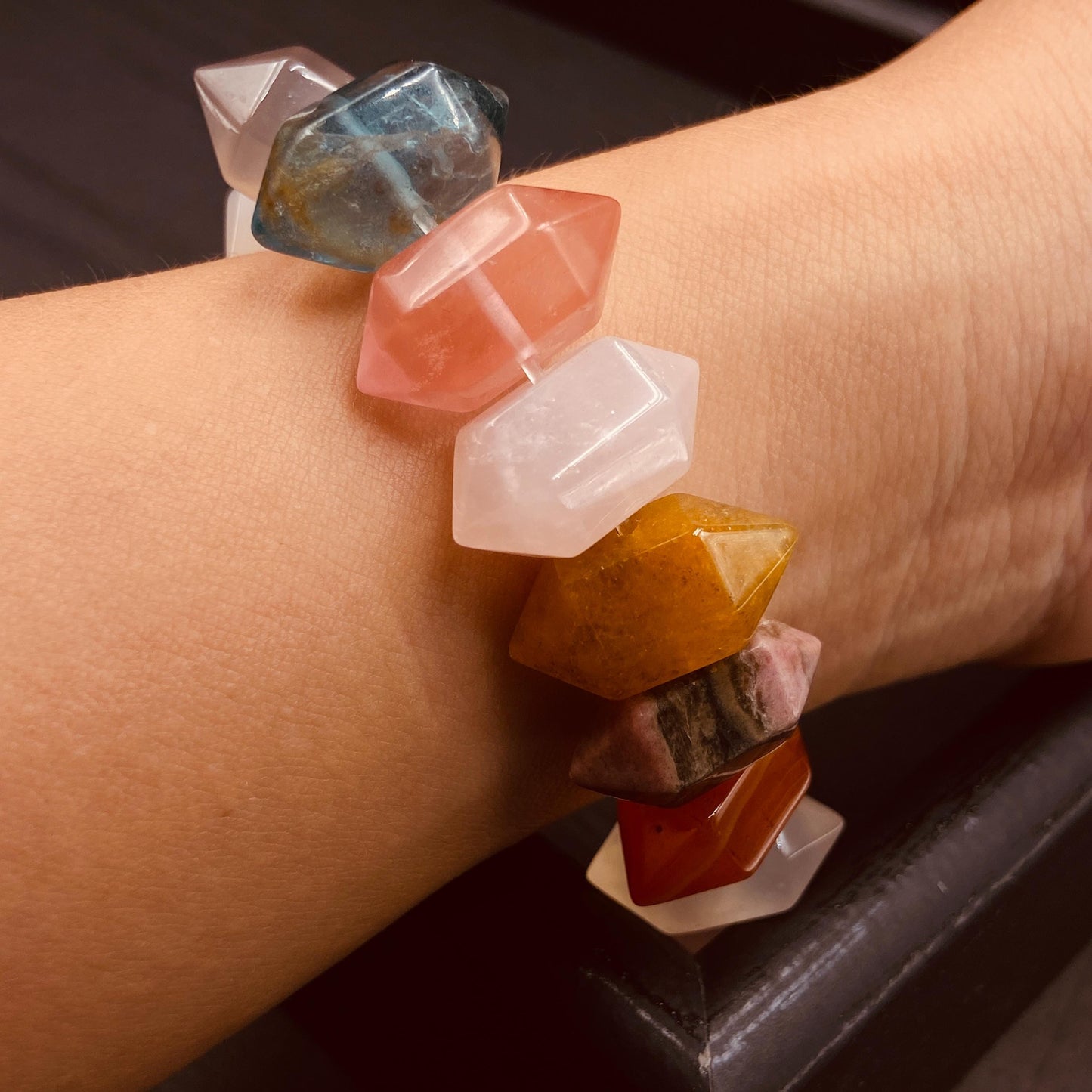 Bunte natürliche Edelstein Doppelspitzen Perlen Mix für Boho Schmuckherstellung DIY Armband Halskette Heilstein Bastelperlen Halbstrang