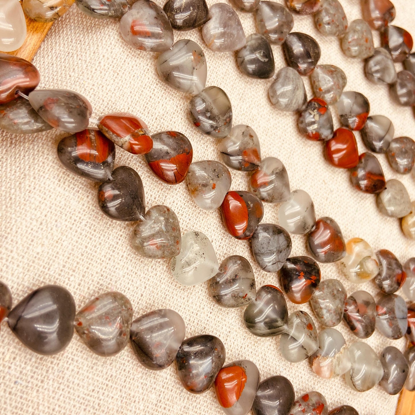 Natürliche Drachenblutstein Herzperlen für Boho Schmuckherstellung DIY Armband Halskette Heilstein Bastelperlen Geschenkidee Naturstein Mix