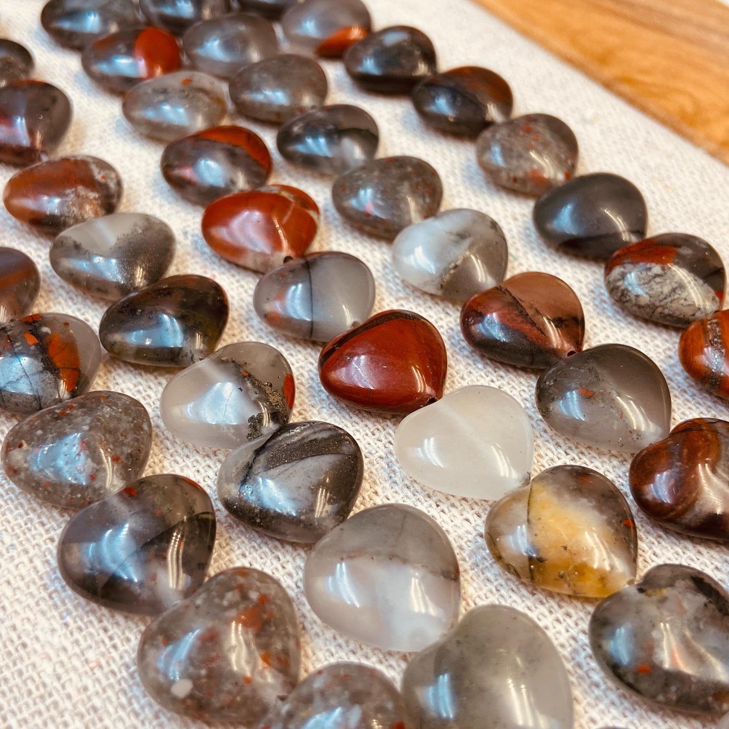 Natürliche Drachenblutstein Herzperlen für Boho Schmuckherstellung DIY Armband Halskette Heilstein Bastelperlen Geschenkidee Naturstein Mix