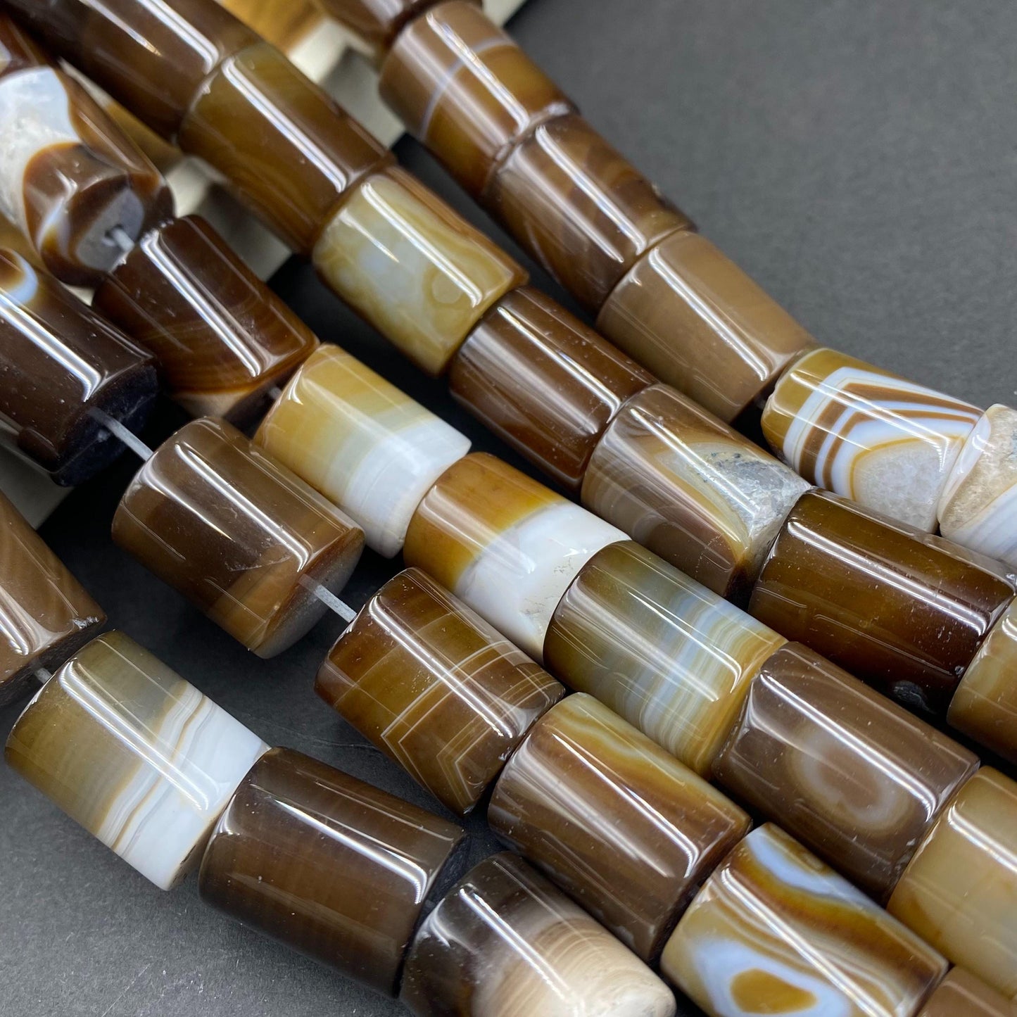 Naturstein Perlen braun gestreift für Schmuckherstellung, Boho DIY Zylinder Edelstein, Achat Bastelperlen für Armband oder Halskette