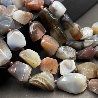 Natürliche Achatperlen in Freiform für Schmuckherstellung, Boho DIY Edelstein Perlen Strang, Heilstein Bastelperlen für Armband oder Kette