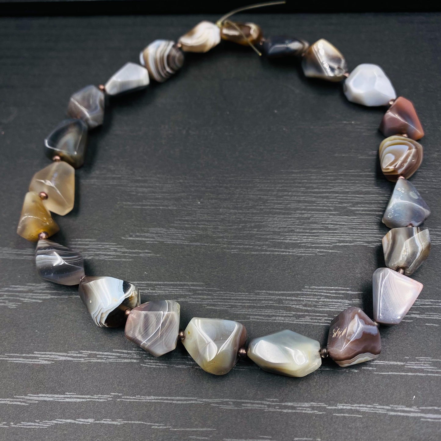 Natürliche Achatperlen in Freiform für Schmuckherstellung, Boho DIY Edelstein Perlen Strang, Heilstein Bastelperlen für Armband oder Kette