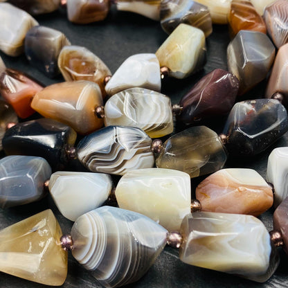 Natürliche Achatperlen in Freiform für Schmuckherstellung, Boho DIY Edelstein Perlen Strang, Heilstein Bastelperlen für Armband oder Kette