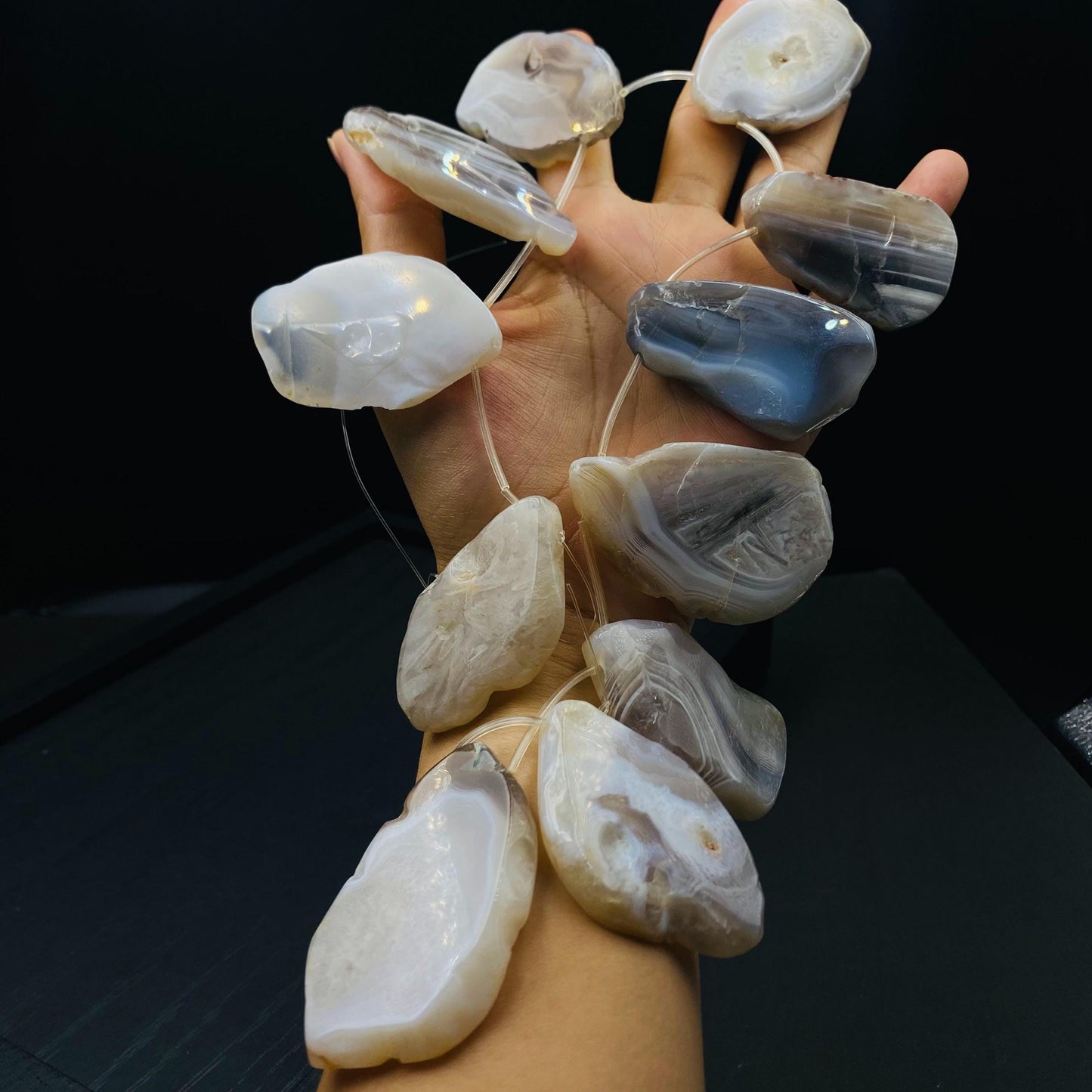 Natürliche Achat Scheiben mit Bohrung für Schmuckherstellung, Boho DIY Edelstein Anhänger, Heilstein Bastelperlen für Kette oder Ohrringe