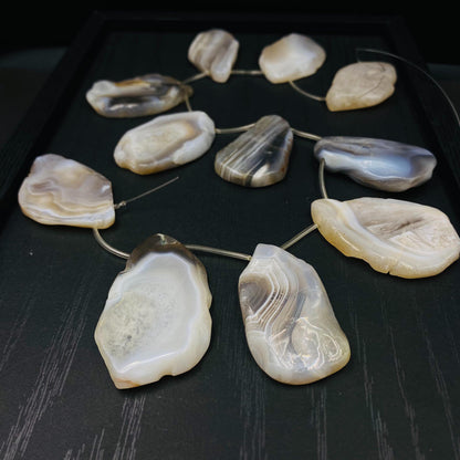 Natürliche Achat Scheiben mit Bohrung für Schmuckherstellung, Boho DIY Edelstein Anhänger, Heilstein Bastelperlen für Kette oder Ohrringe