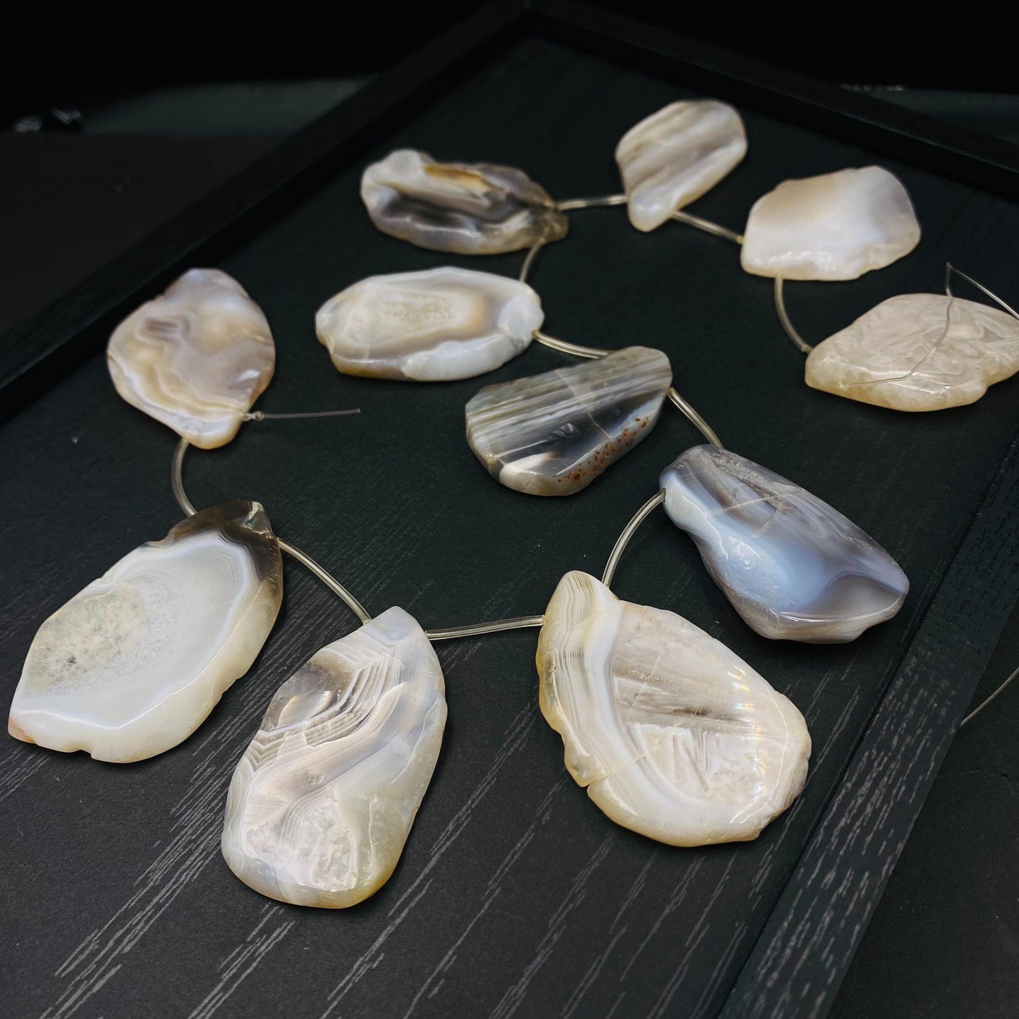 Natürliche Achat Scheiben mit Bohrung für Schmuckherstellung, Boho DIY Edelstein Anhänger, Heilstein Bastelperlen für Kette oder Ohrringe