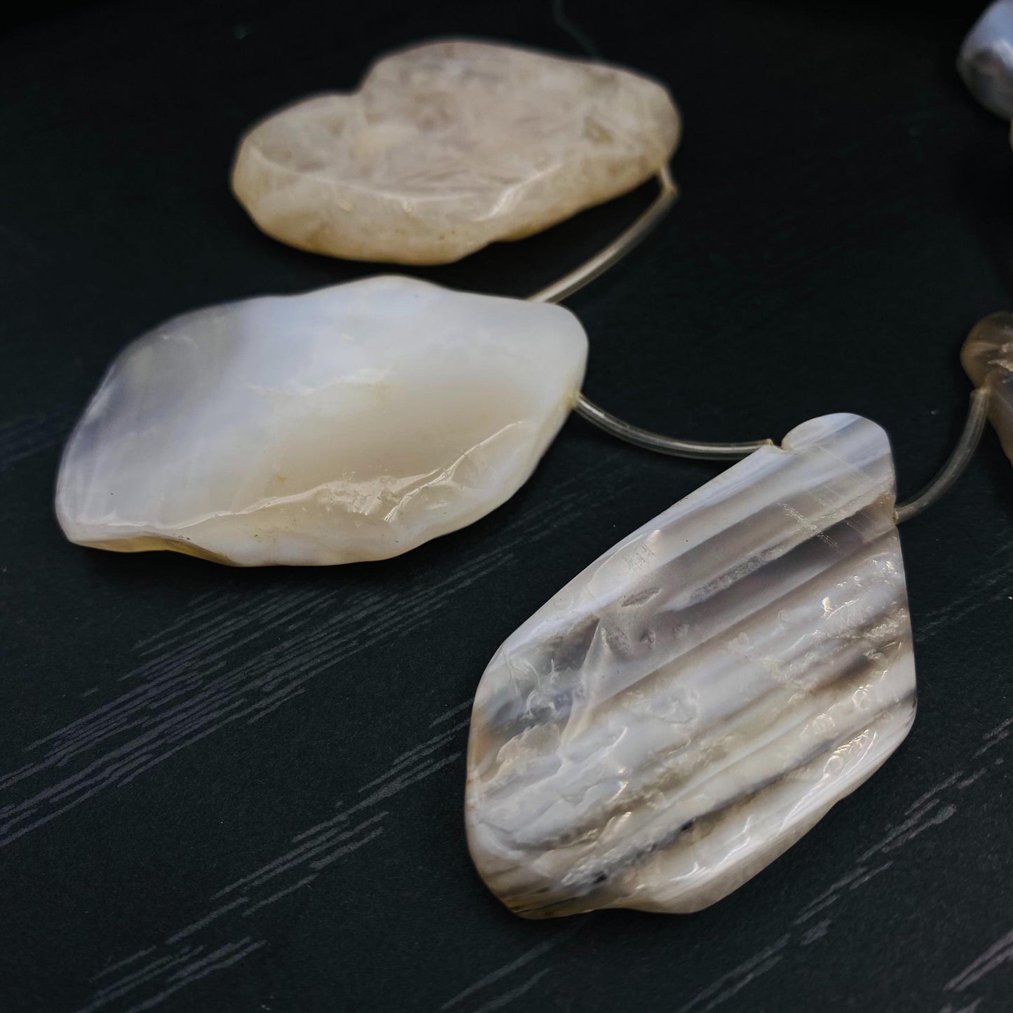 Natürliche Achat Scheiben mit Bohrung für Schmuckherstellung, Boho DIY Edelstein Anhänger, Heilstein Bastelperlen für Kette oder Ohrringe