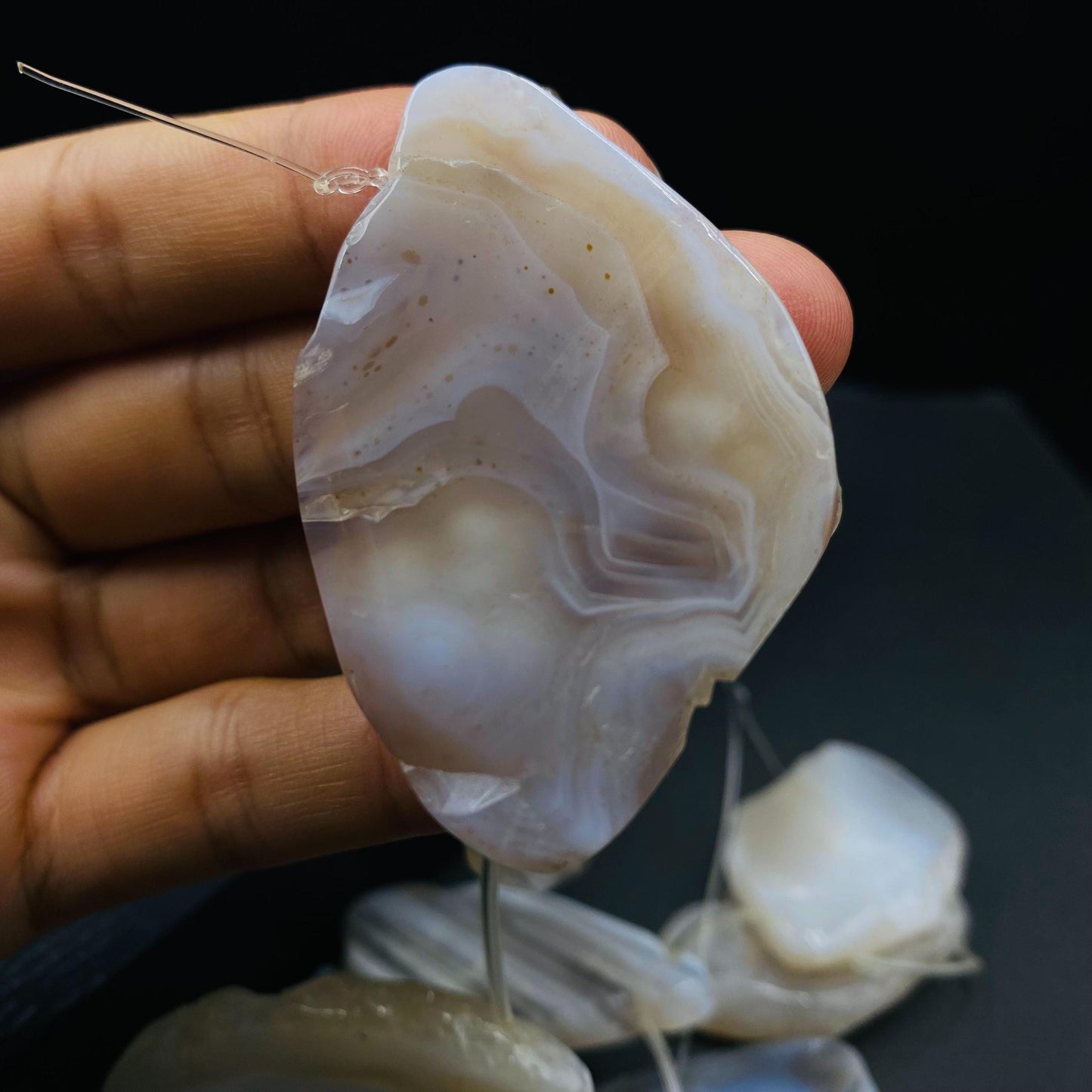 Natürliche Achat Scheiben mit Bohrung für Schmuckherstellung, Boho DIY Edelstein Anhänger, Heilstein Bastelperlen für Kette oder Ohrringe