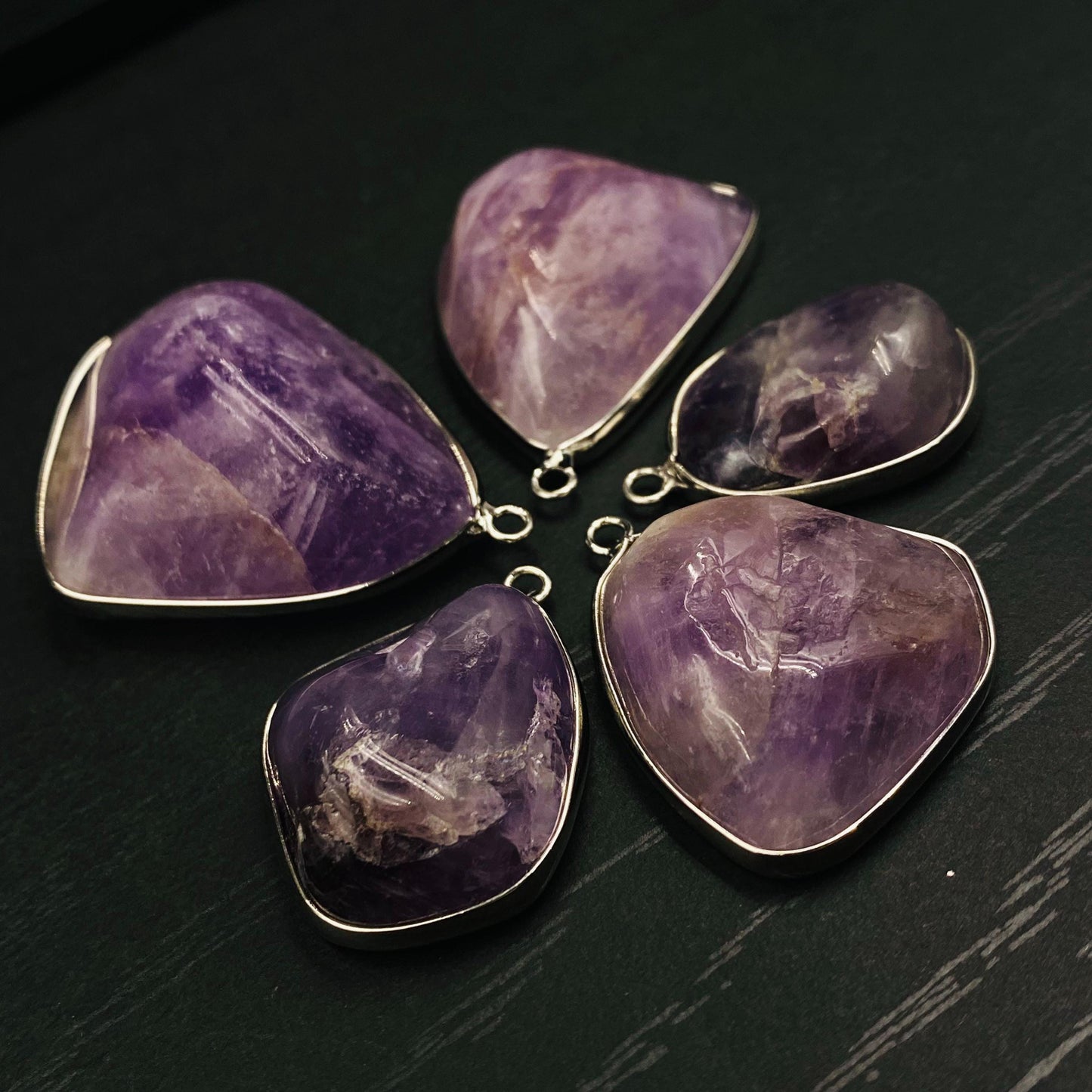Natürlicher Amethyst Anhänger mit Metallfassung für Schmuckherstellung, Boho DIY Edelstein Heilstein Schmuck, handgefertigtes Unikat