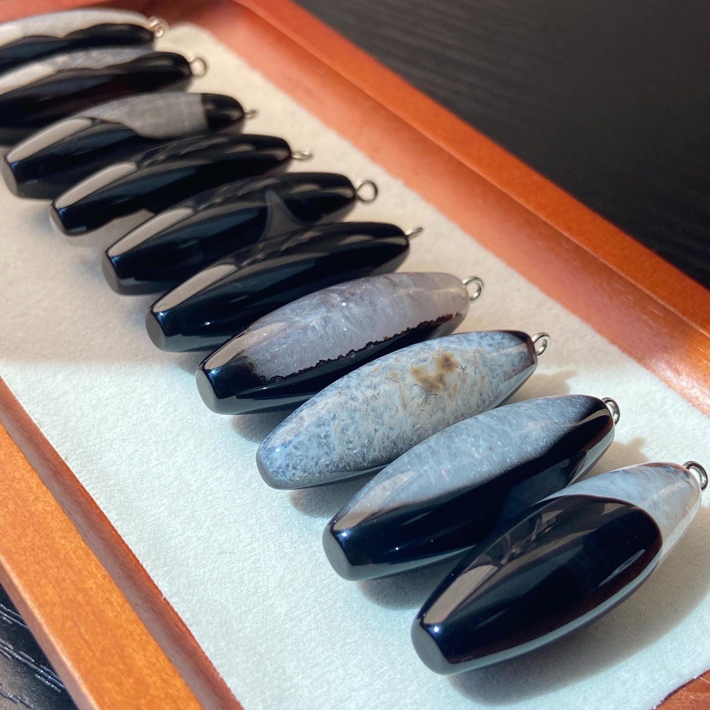 Natürlicher Kristall-Achat Anhänger für Schmuckherstellung – Boho DIY Perle, gebohrt, schwarzer & weißer Stein, Heilstein Unikat