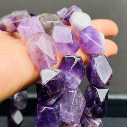 Natürliche Amethyst Edelsteinperlen für DIY Schmuck, Facettierte Chunky Nugget Form, Lila Kristallstrang für Armband oder Kette Basteln