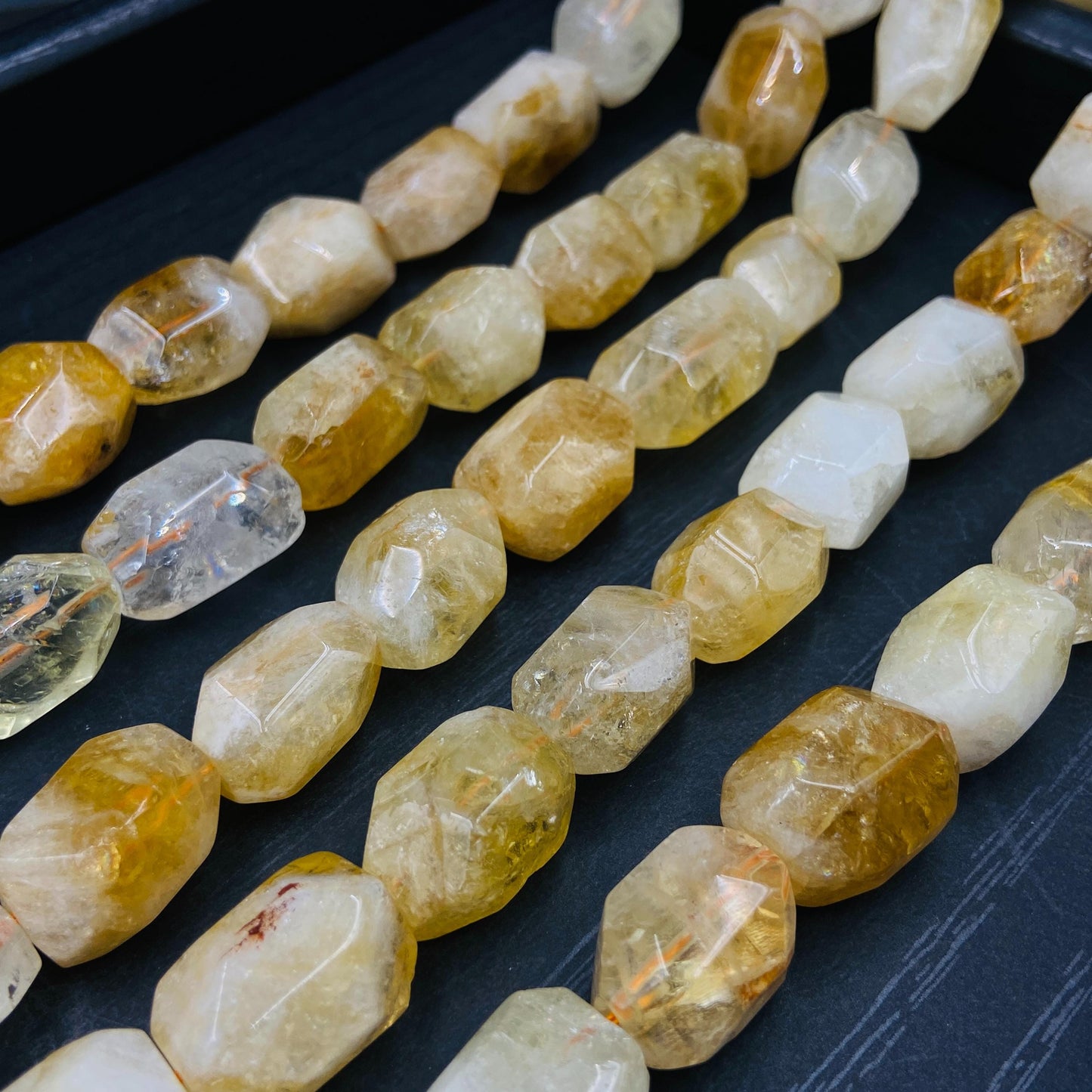 Natürliche Citrin Nuggets Perlen, gelbe Kristall Edelstein Strang für Schmuckherstellung, Boho DIY Bastelperlen, facettierte Heilsteine