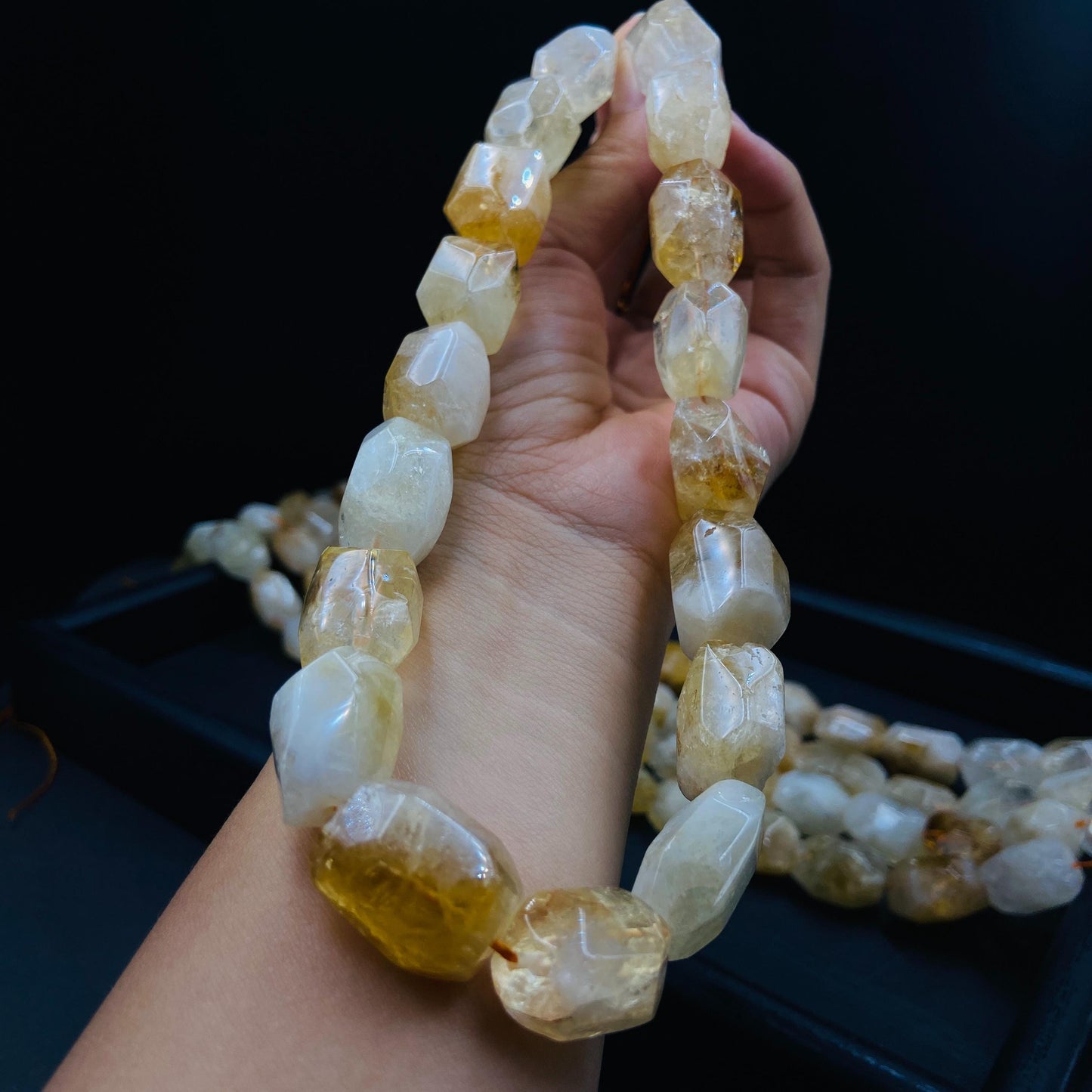 Natürliche Citrin Nuggets Perlen, gelbe Kristall Edelstein Strang für Schmuckherstellung, Boho DIY Bastelperlen, facettierte Heilsteine