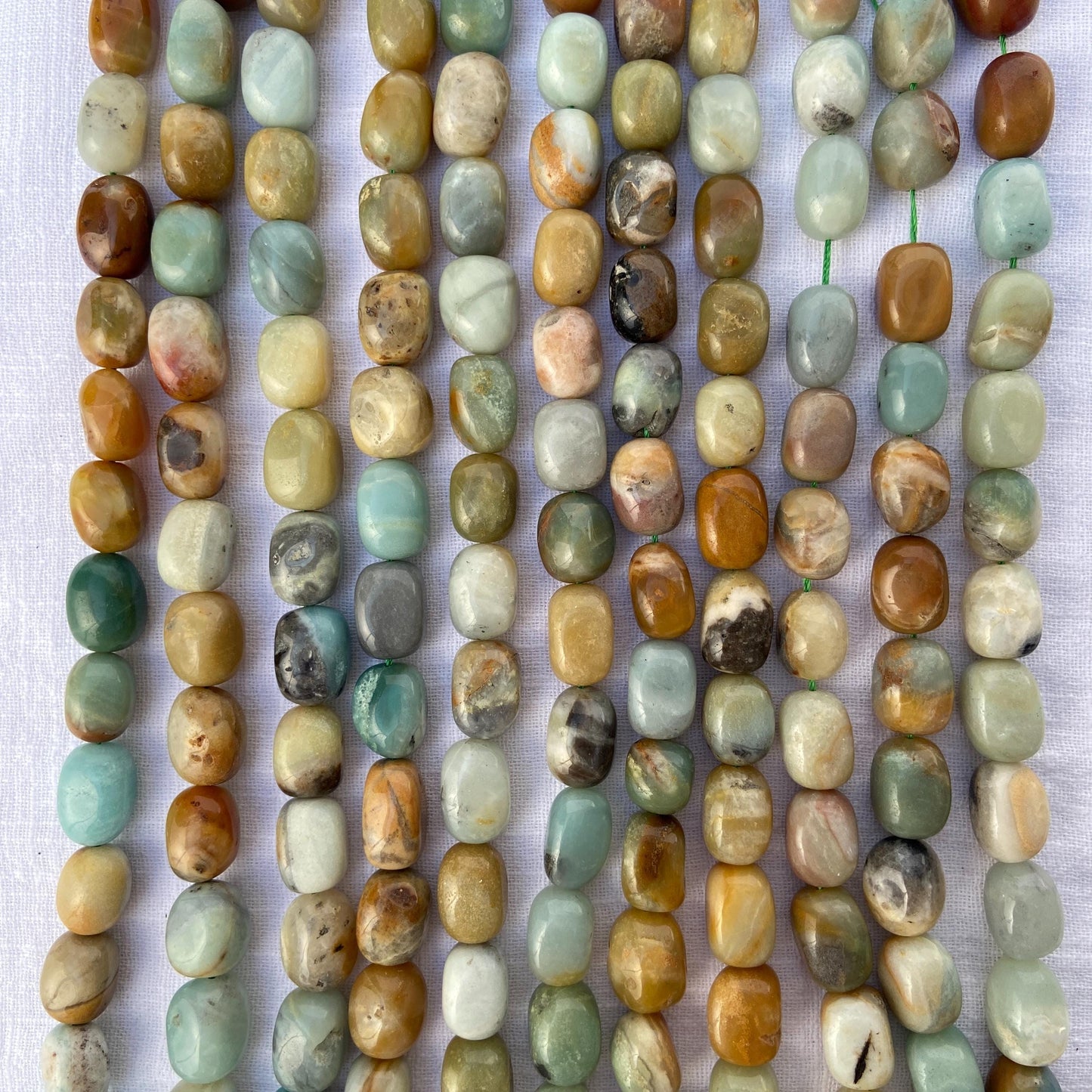 Boho Schmuckperlen für Armbänder Halsketten, Natürlicher Amazonit Edelstein, Bunte Nugget Perlenstrang für DIY Projekte