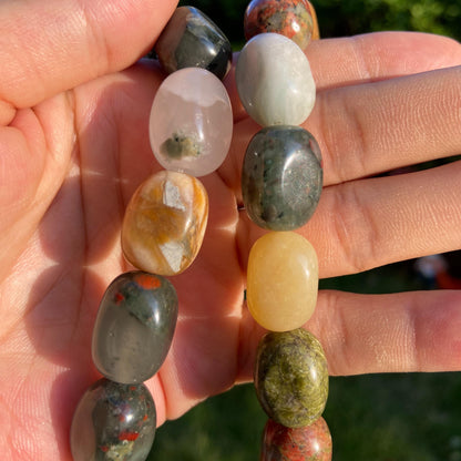 Bunte Natursteinperlen für Schmuckherstellung, Gemischte Achat und Amazonit Trommelsteine, Boho Chakra Nugget Strang für DIY Armbänder