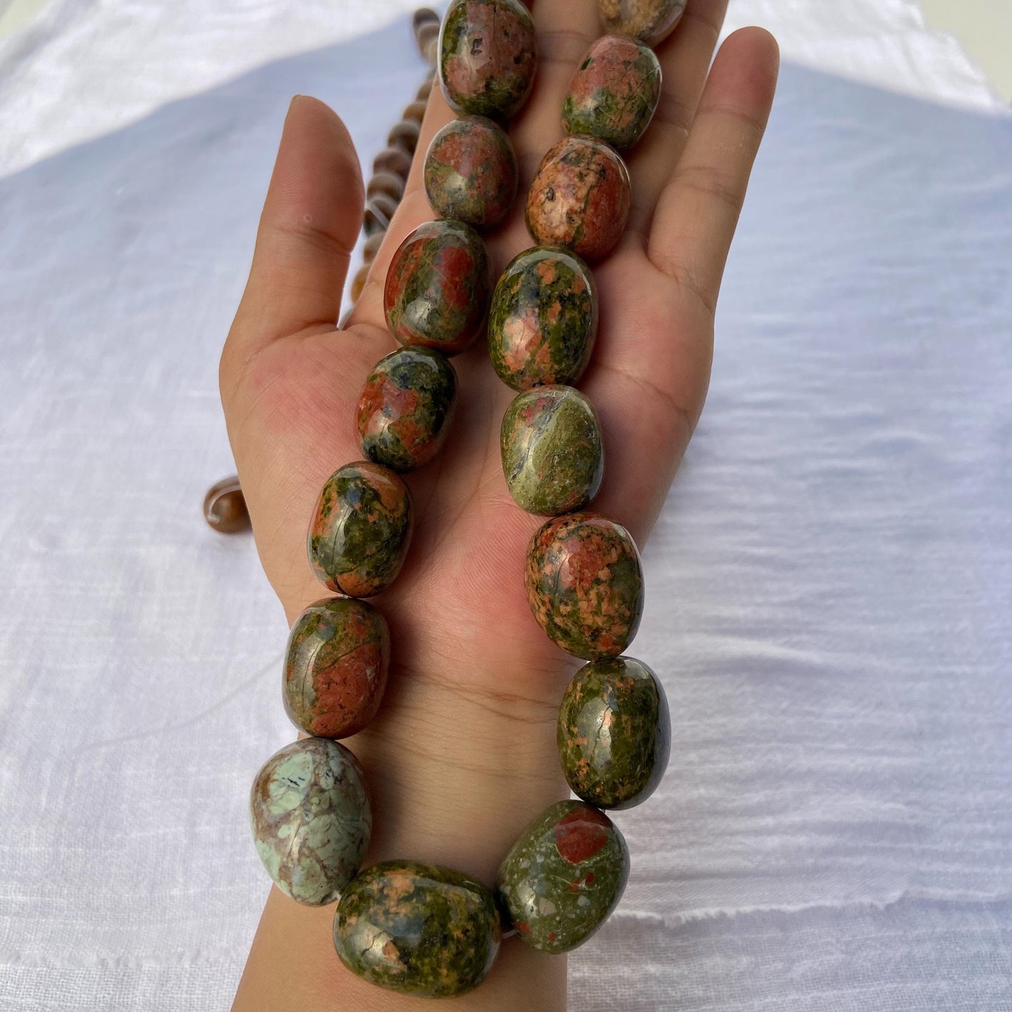 Natürliche indische Achat Edelsteinperlen für DIY Schmuck – Große polierte Nugget Ovalperlen in Erdtönen für Armband & Halskettenherstellung