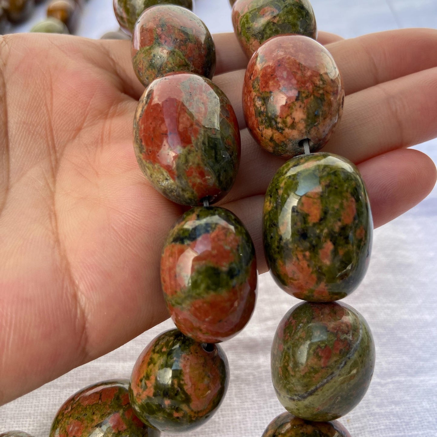 Natürliche indische Achat Edelsteinperlen für DIY Schmuck – Große polierte Nugget Ovalperlen in Erdtönen für Armband & Halskettenherstellung