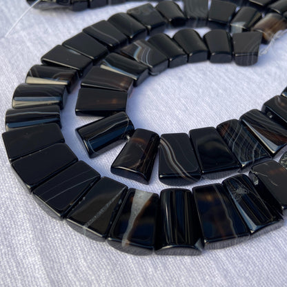 Natürliche Schwarze Achat-Perlen – Polierte Edelstein-Treppenperlen für Schmuckherstellung, Mala, Energieheilung & Boho DIY-Projekte,