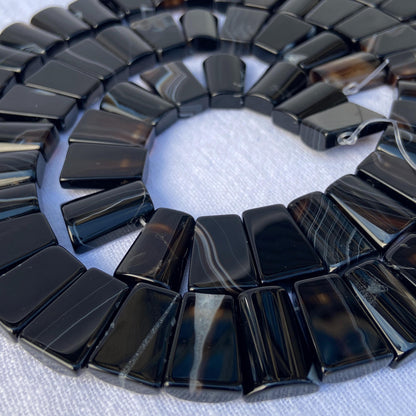 Natürliche Schwarze Achat-Perlen – Polierte Edelstein-Treppenperlen für Schmuckherstellung, Mala, Energieheilung & Boho DIY-Projekte,