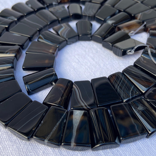 Natürliche Schwarze Achat-Perlen – Polierte Edelstein-Treppenperlen für Schmuckherstellung, Mala, Energieheilung & Boho DIY-Projekte,