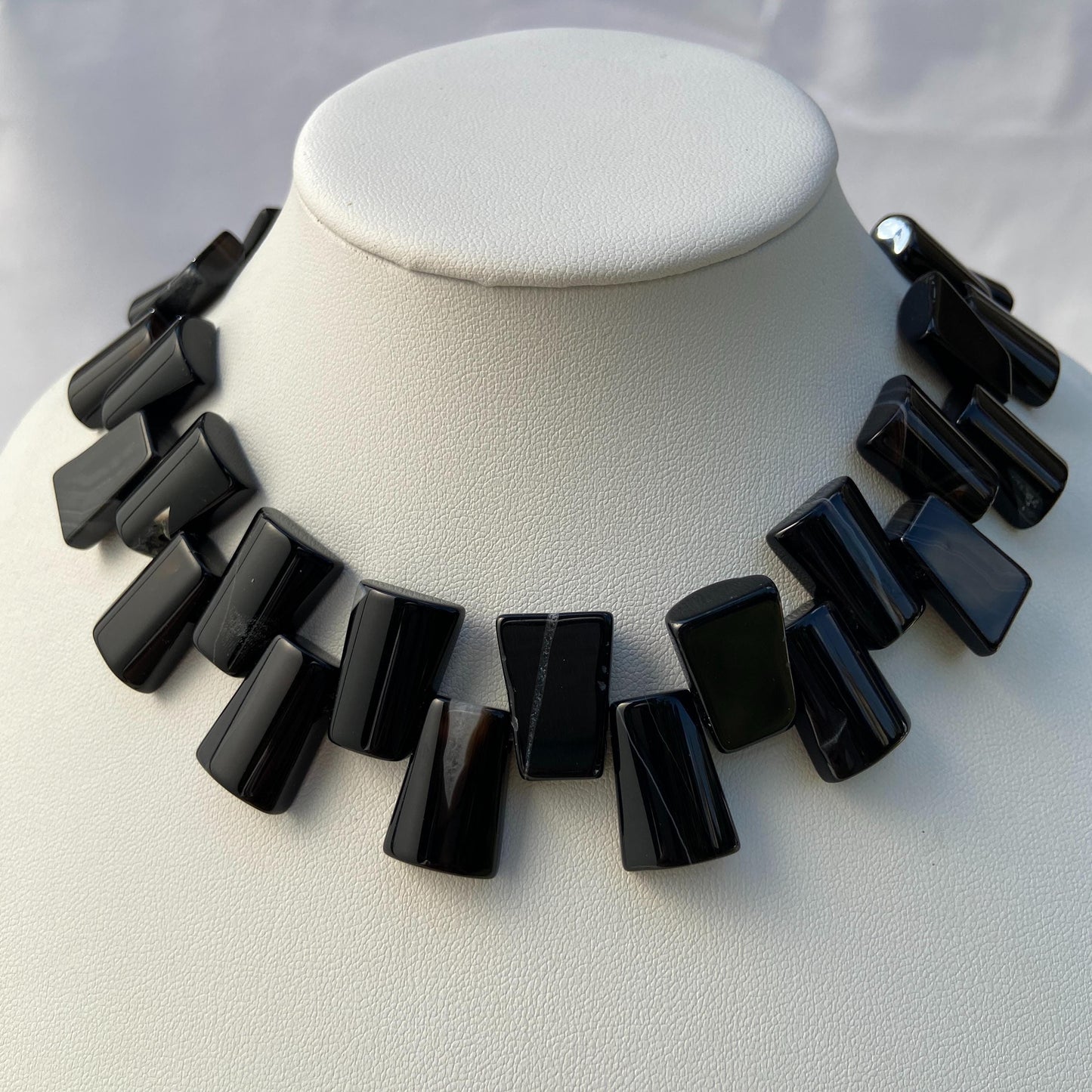 Natürliche Schwarze Achat-Perlen – Polierte Edelstein-Treppenperlen für Schmuckherstellung, Mala, Energieheilung & Boho DIY-Projekte,