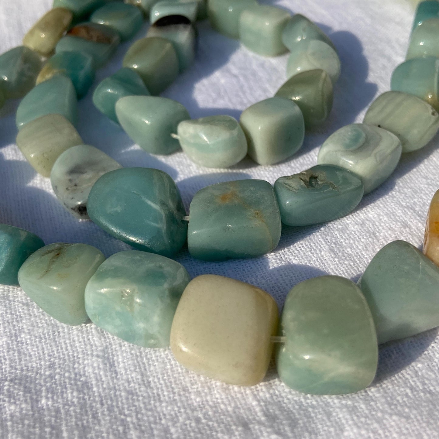 Chunky Amazonit Nugget Perlen in sanftem Türkisgrün für DIY Schmuckherstellung, natürliche Edelsteinperlen im Boho Stil, ca. 38cm Strang