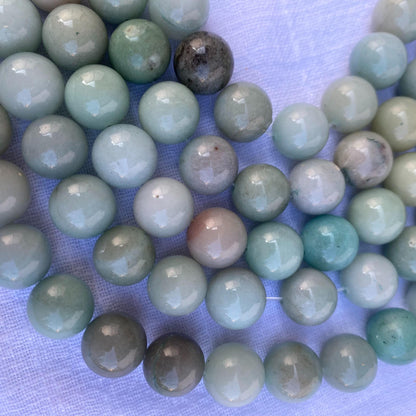 Natürliche grüne Jade Perlenkette für DIY Schmuckherstellung, polierte runde Edelsteinperlen für Mala Armband oder Halskette Projekte