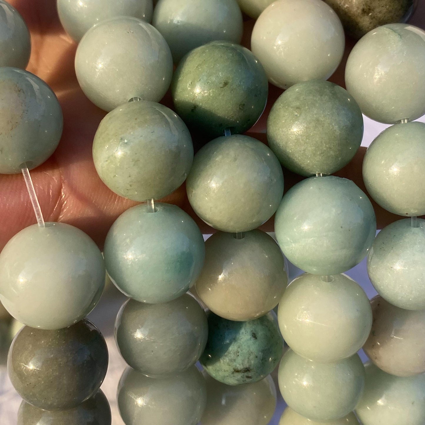 Natürliche grüne Jade Perlenkette für DIY Schmuckherstellung, polierte runde Edelsteinperlen für Mala Armband oder Halskette Projekte