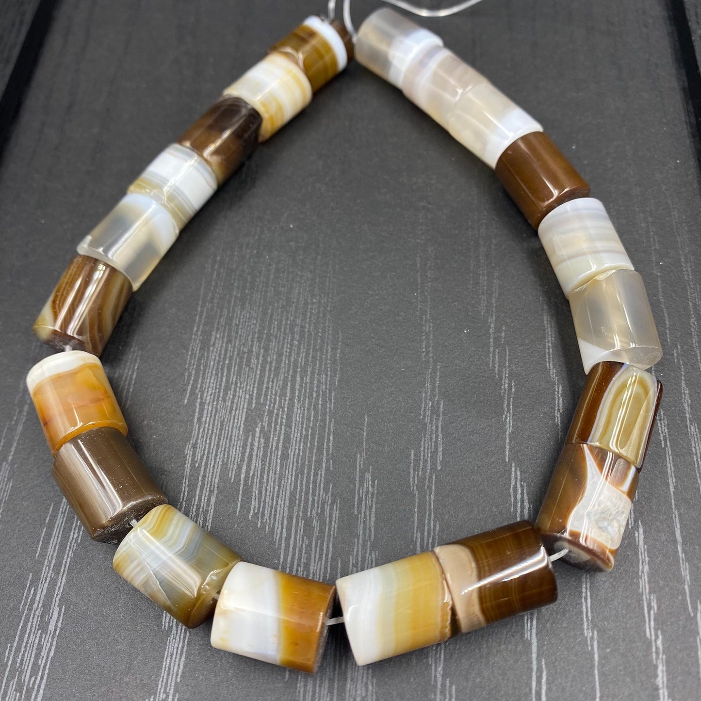 Naturstein Perlen braun gestreift für Schmuckherstellung, Boho DIY Zylinder Edelstein, Achat Bastelperlen für Armband oder Halskette