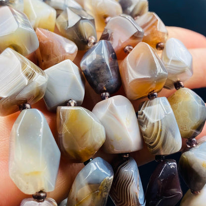 Natürliche Achatperlen in Freiform für Schmuckherstellung, Boho DIY Edelstein Perlen Strang, Heilstein Bastelperlen für Armband oder Kette