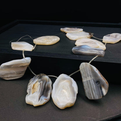 Natürliche Achat Scheiben mit Bohrung für Schmuckherstellung, Boho DIY Edelstein Anhänger, Heilstein Bastelperlen für Kette oder Ohrringe