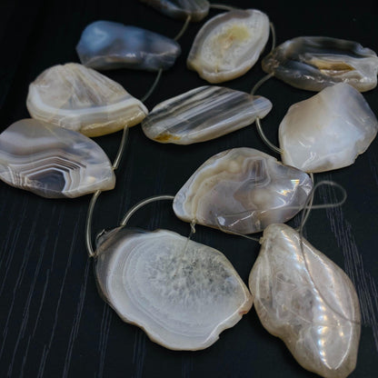 Natürliche Achat Scheiben mit Bohrung für Schmuckherstellung, Boho DIY Edelstein Anhänger, Heilstein Bastelperlen für Kette oder Ohrringe