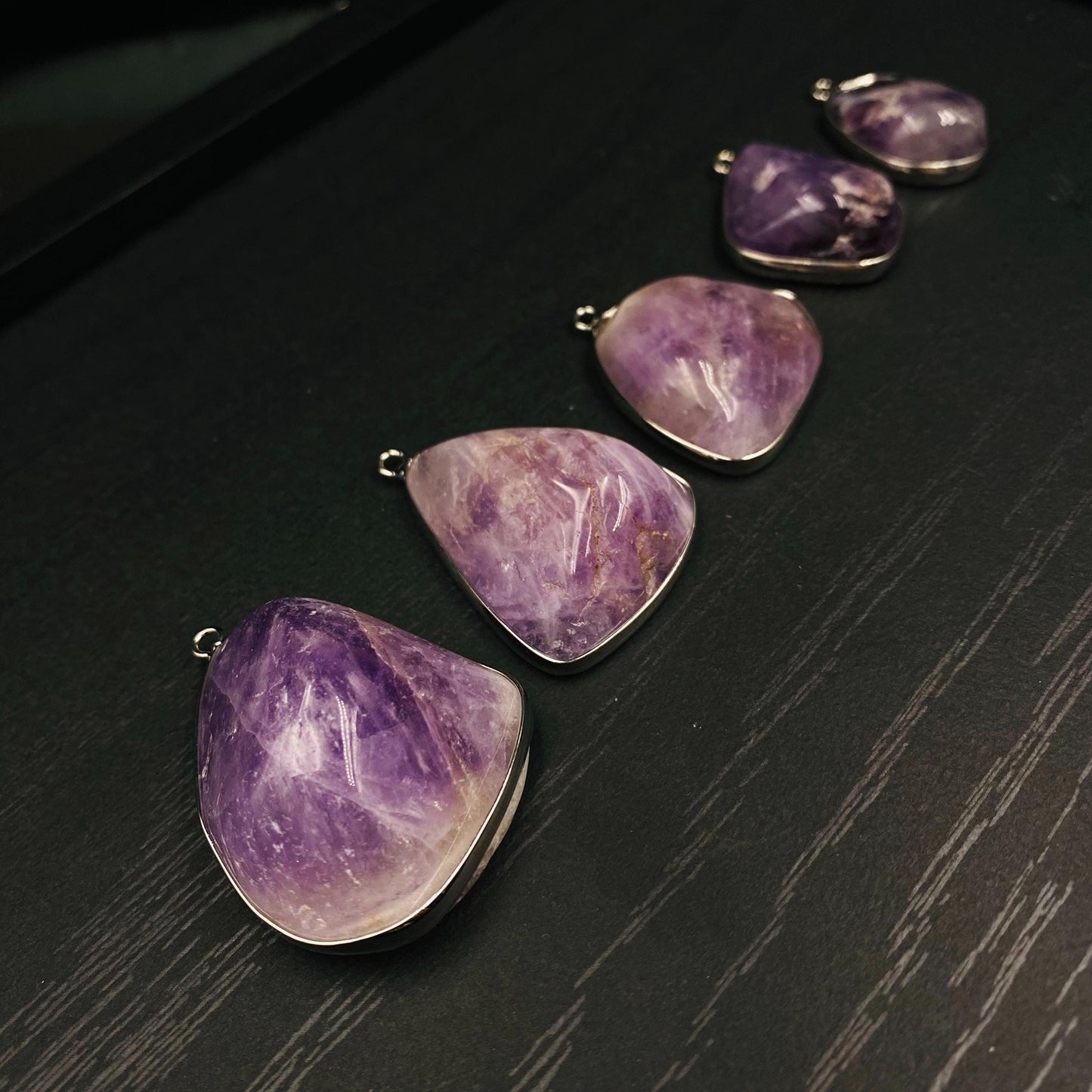 Natürlicher Amethyst Anhänger mit Metallfassung für Schmuckherstellung, Boho DIY Edelstein Heilstein Schmuck, handgefertigtes Unikat