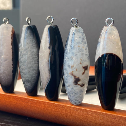 Natürlicher Kristall-Achat Anhänger für Schmuckherstellung – Boho DIY Perle, gebohrt, schwarzer & weißer Stein, Heilstein Unikat