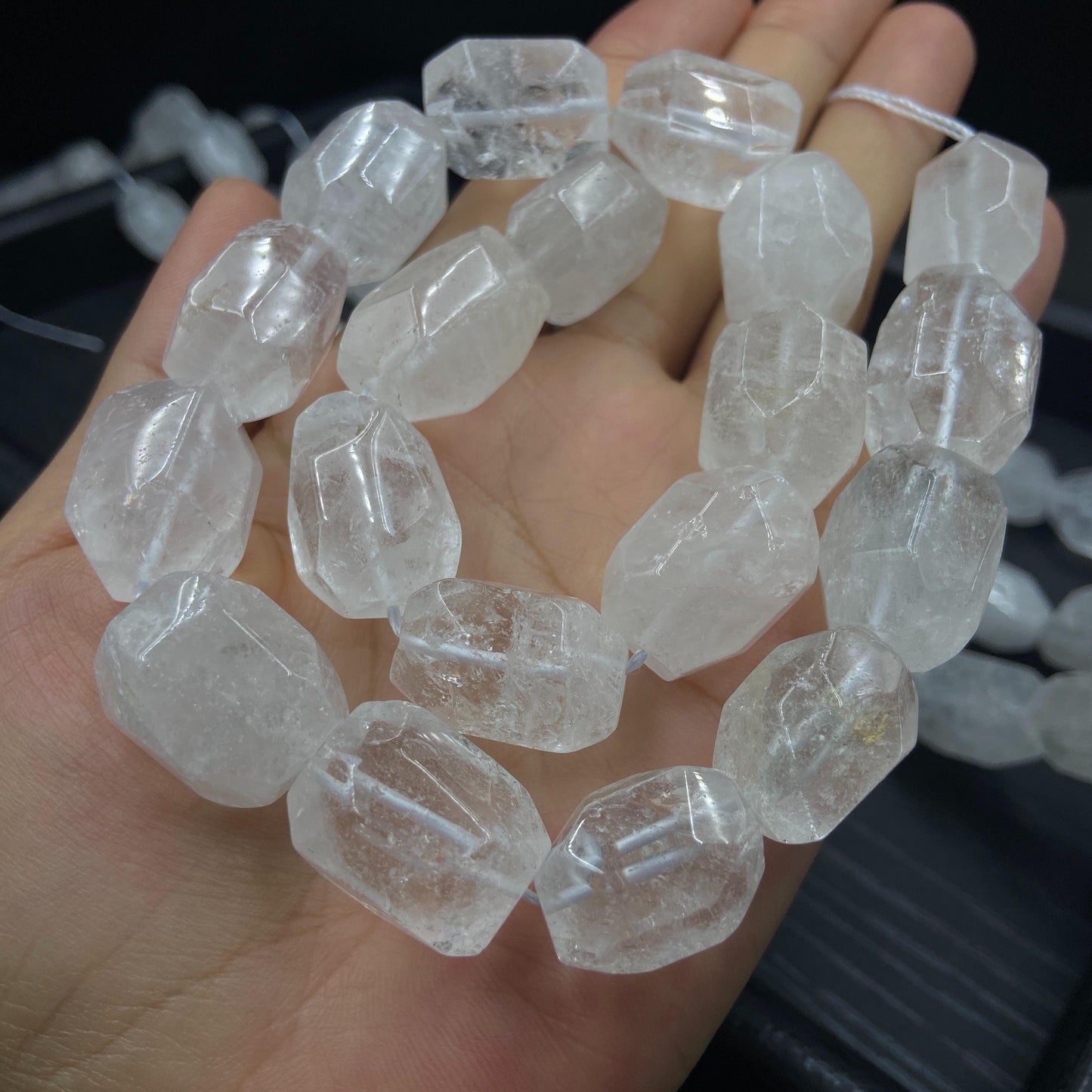 Facettierte Naturstein Perlen für Boho Schmuck DIY Projekte, Klarer Kristall für Heilstein Armband Kette Basteln 40cm Strang