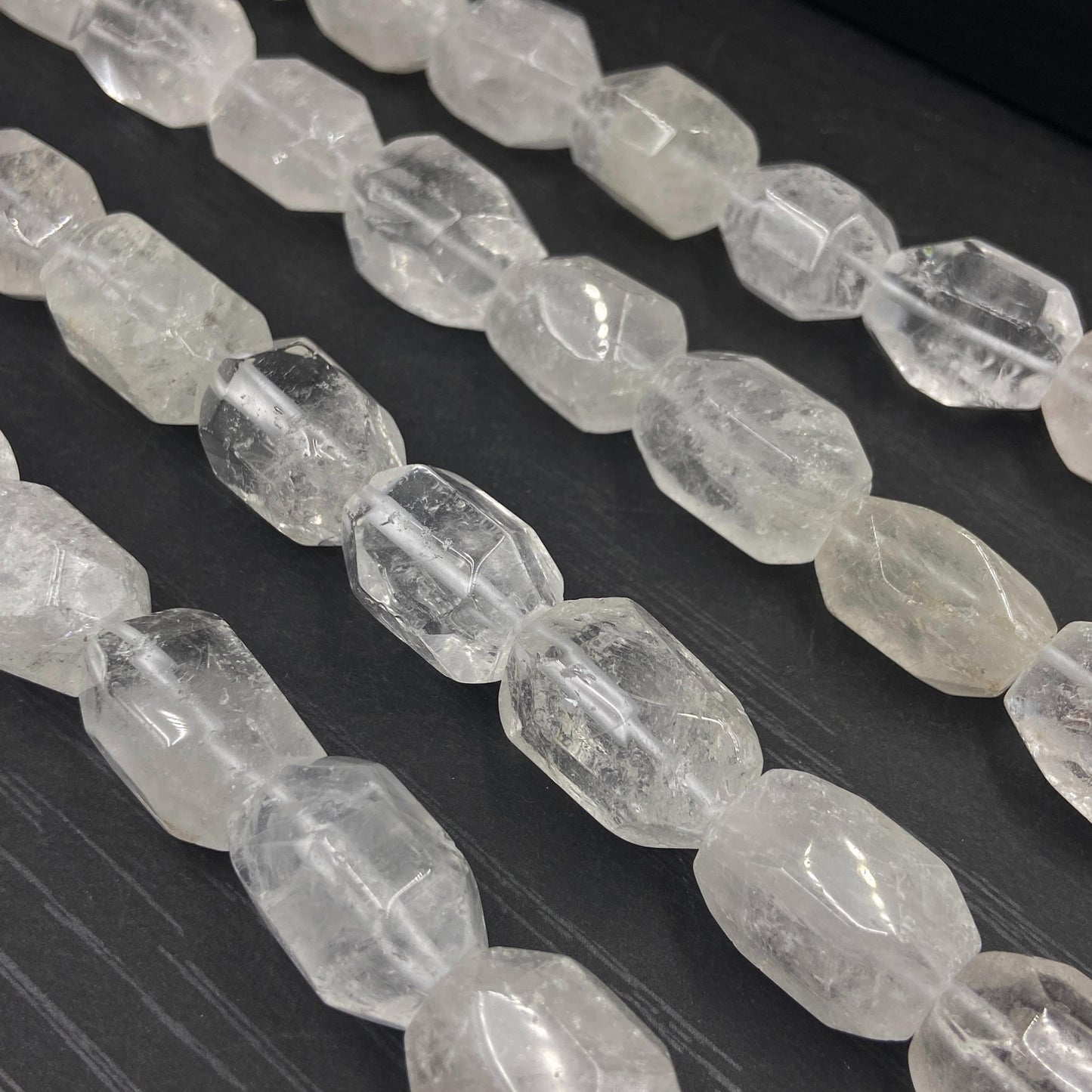 Facettierte Naturstein Perlen für Boho Schmuck DIY Projekte, Klarer Kristall für Heilstein Armband Kette Basteln 40cm Strang
