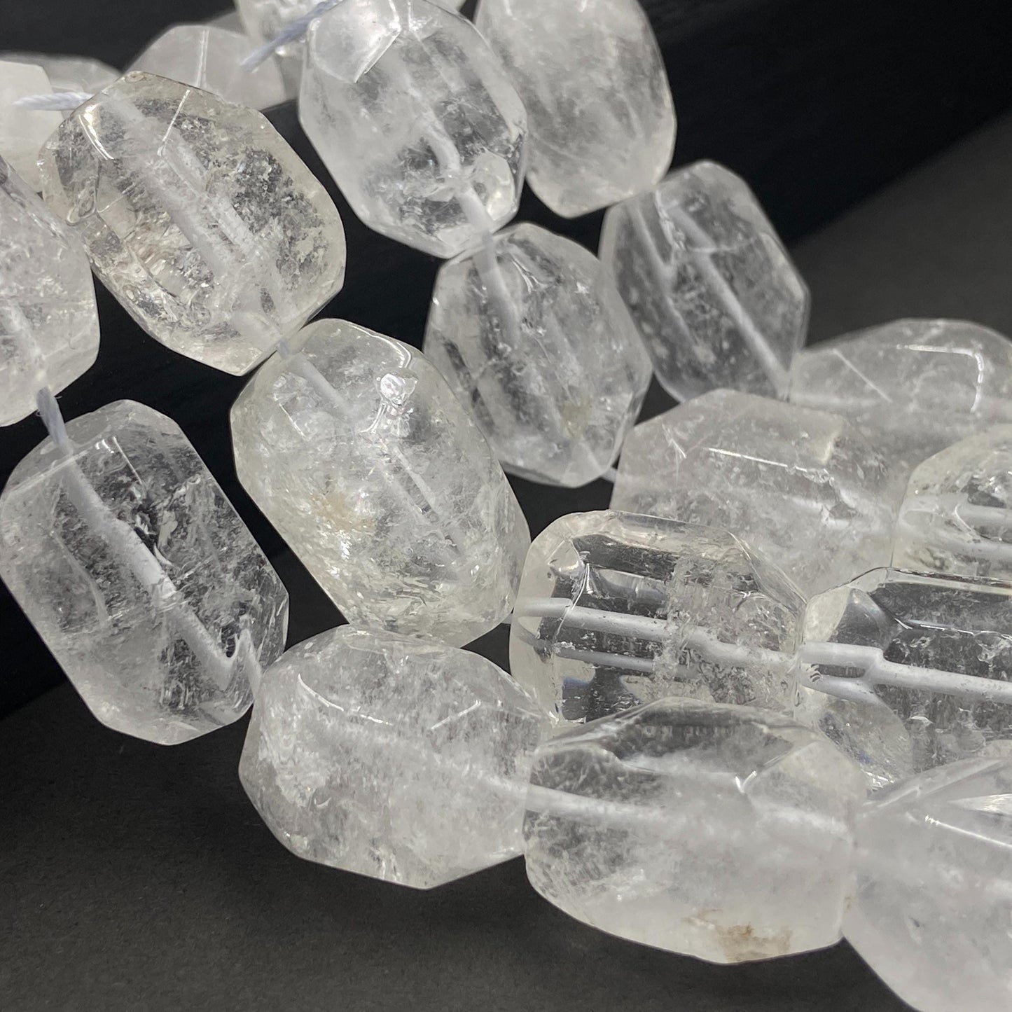 Facettierte Naturstein Perlen für Boho Schmuck DIY Projekte, Klarer Kristall für Heilstein Armband Kette Basteln 40cm Strang