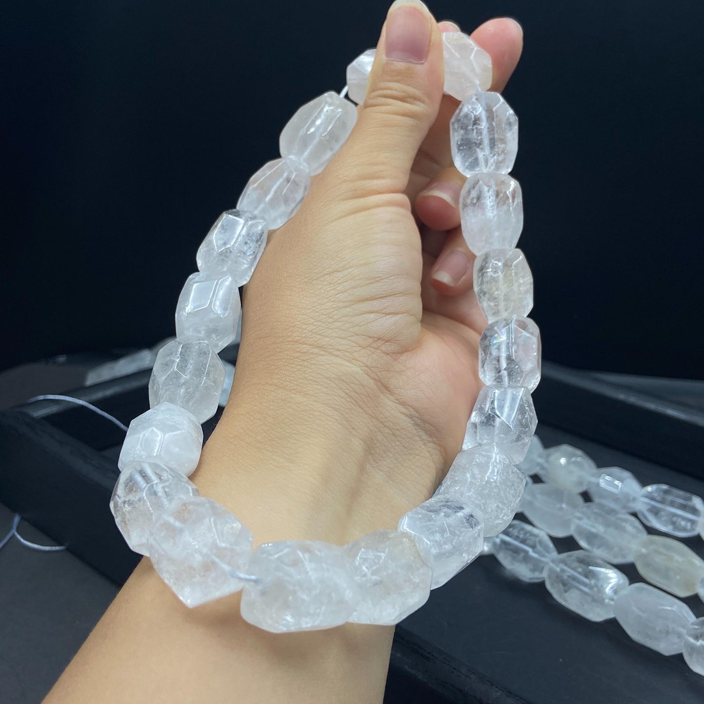 Facettierte Naturstein Perlen für Boho Schmuck DIY Projekte, Klarer Kristall für Heilstein Armband Kette Basteln 40cm Strang