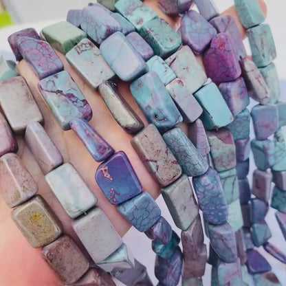 Violette Rechteck-Perlen für Schmuckherstellung, gefärbter Howlith, DIY Edelsteinperlen, Boho Stil, für Halsketten & Armbänder, 38 cm