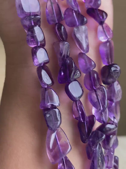 Natürliche Amethyst Chips Perlen, tiefviolette Kristalle für Schmuckherstellung, Boho DIY Bastelperlen, unregelmäßige Nuggets Strang 40cm