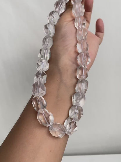 Facettierte klare Quarzperlen für DIY Schmuckherstellung, Naturstein Perlenstrang, Boho Bastelperlen für Armband oder Kette