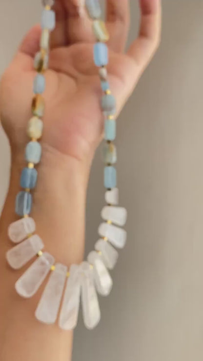 Handgemachte Statement Halskette mit weißem Bergkristall und Calcit, natürliche Edelsteine, spirituelle Choker Kette, Boho Geschenk für Sie