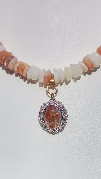 Unregelmäßige Halskette mit Mondstein, Sonnenstein, Phantomquarz & Barockperle · Spiritueller Edelsteinschmuck · Geschenk mit Wunschlänge