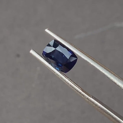 Natürlicher Saphir - 1.44ct - Kissenschliff - Royalblau - Unbehandelt aus Sri Lanka - Ideal für Schmuckdesign oder Sammler