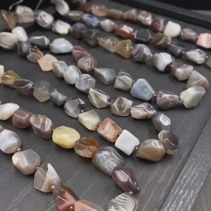 Natürliche Achatperlen in Freiform für Schmuckherstellung, Boho DIY Edelstein Perlen Strang, Heilstein Bastelperlen für Armband oder Kette